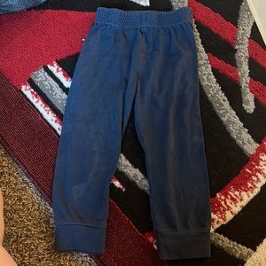 Boys sweat pants, small stain on leg, size 3T